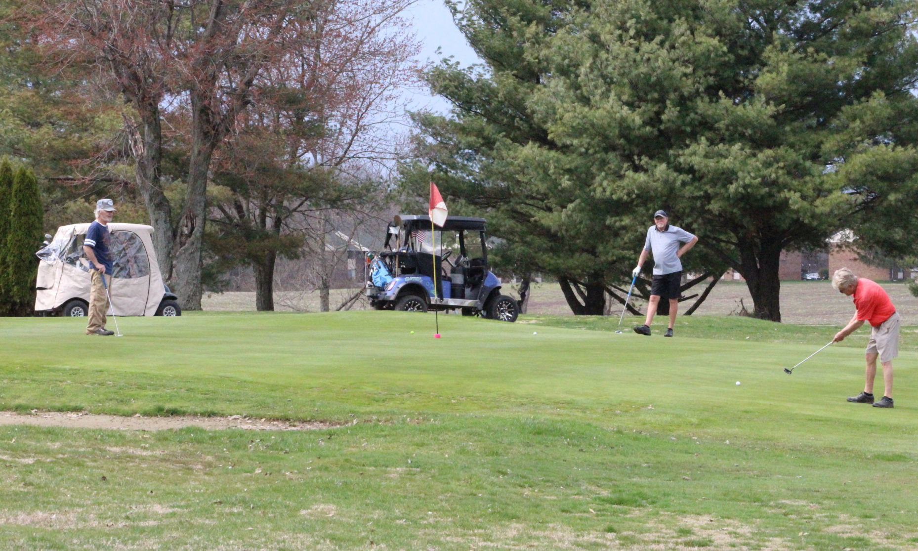 Social Distancing on the Links